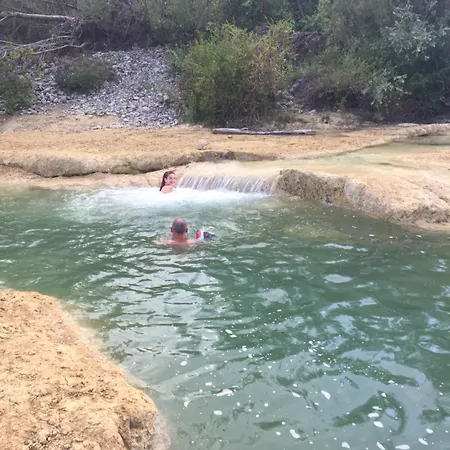 Sur La Founintrouze Hébergement de vacances Fabrezan